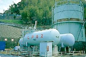 Dai-Ichi Gas′s LPG tanks
